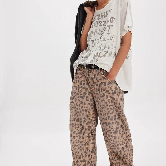 Magnolia Pearl Cream Mozart Graphic Tee - Picture 8 of 8